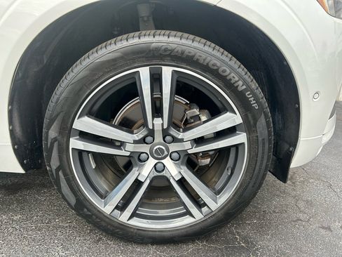 Used 2019 Volvo XC60 T5 Momentum w/ Multimedia Package image 33