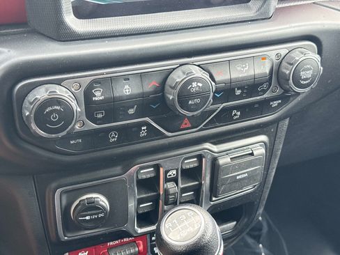 Used 2021 Jeep Wrangler Unlimited Rubicon AWD/4WD image 25