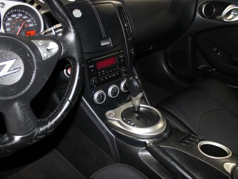 Used 2015 Nissan 370Z Coupe w/ Aerodynamics Package RWD image 15