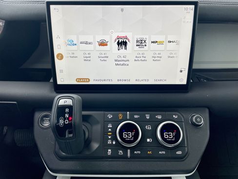 Certified 2025 Land Rover Defender 110 X-Dynamic SE AWD/4WD image 29