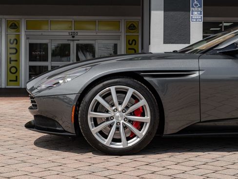 Used 2019 Aston Martin DB11 Volante image 9