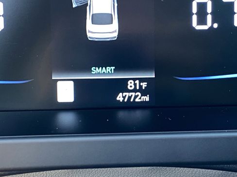 Certified 2025 Hyundai Elantra Sport image 29