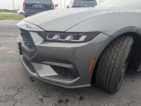 Certified 2024 Ford Mustang Coupe RWD image 5