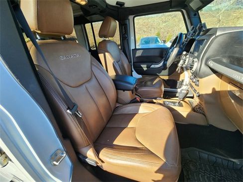 Used 2017 Jeep Wrangler Unlimited Sahara w/ Dual Top Group image 22