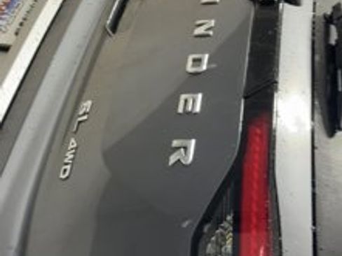 New 2025 Nissan Pathfinder SL image 11