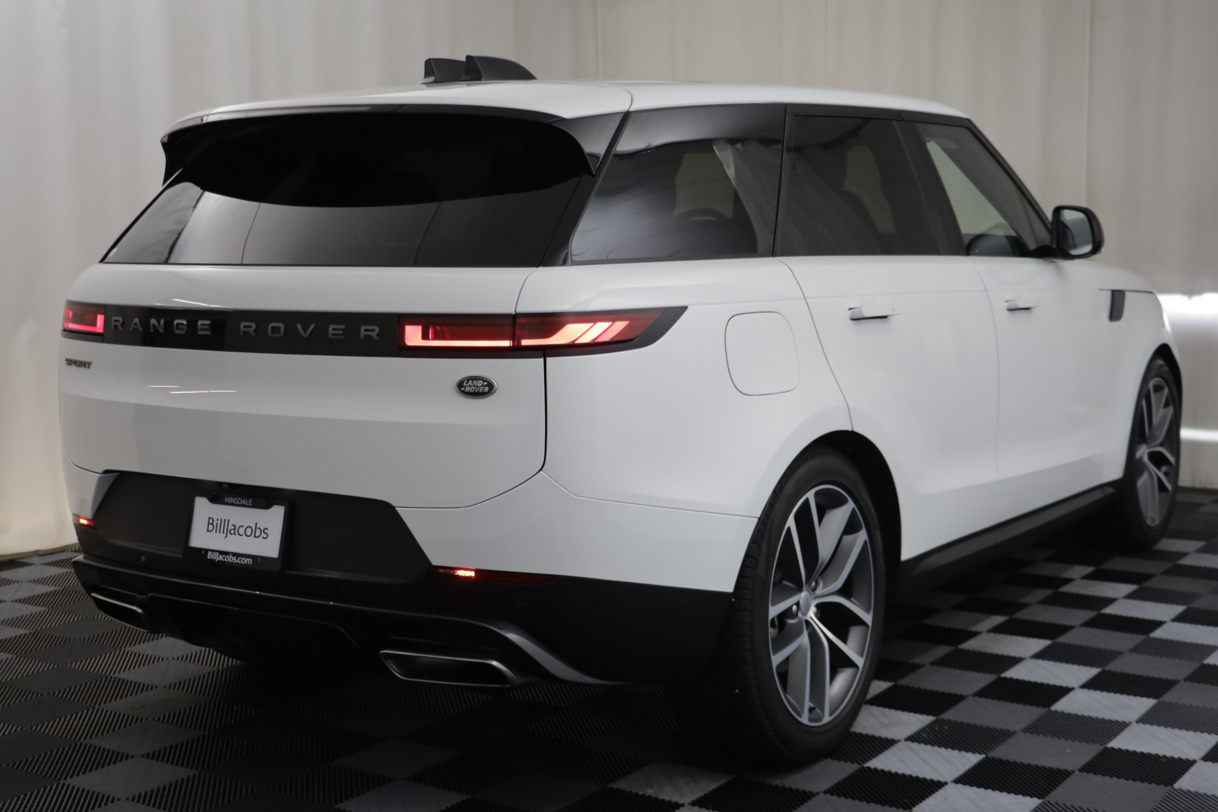 Used 2023 Land Rover Range Rover Sport SE AWD/4WD image 18