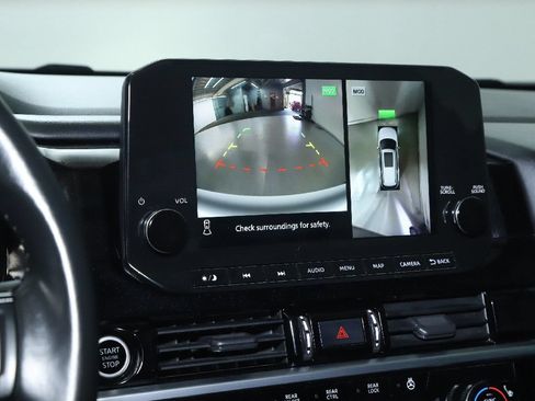Used 2022 Nissan Pathfinder SL AWD/4WD image 28