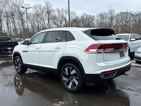 Used 2024 Volkswagen Atlas Cross Sport SE image 6