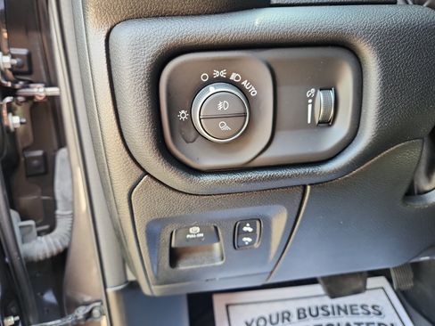 Used 2022 RAM 1500 Big Horn AWD/4WD image 24
