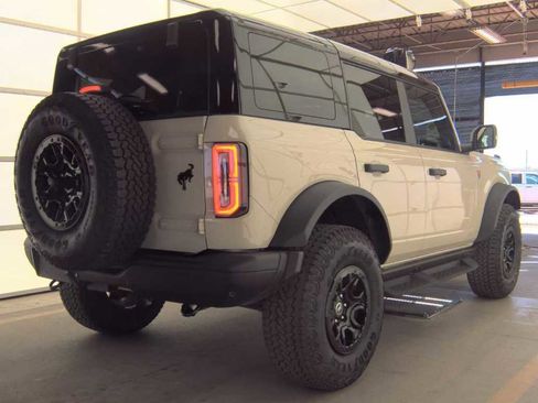 Used 2025 Ford Bronco Badlands AWD/4WD image 2