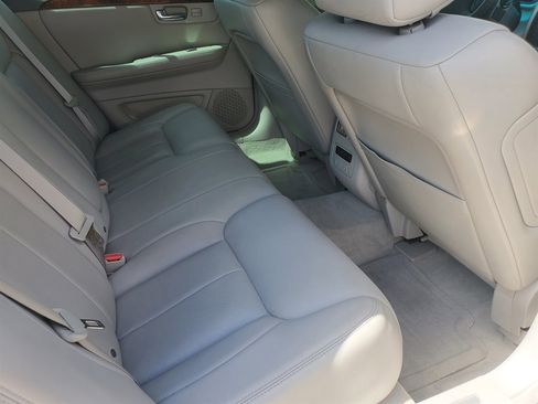 Used 2006 Cadillac DTS w/ Trunk Convenience Package image 30