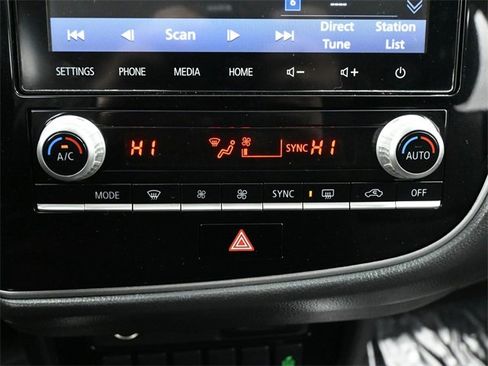 Used 2020 Mitsubishi Outlander SEL image 29