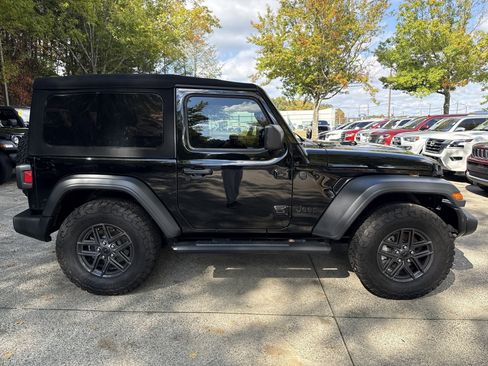 Used 2024 Jeep Wrangler Sport S image 8
