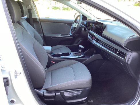 Used 2025 Kia K4 FWD image 14