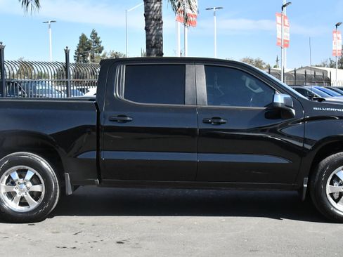 Used 2022 Chevrolet Silverado 1500 LT AWD/4WD image 9