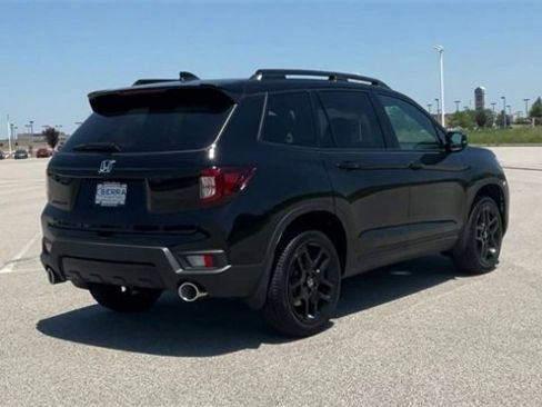 Certified 2024 Honda Passport Black Edition image 8