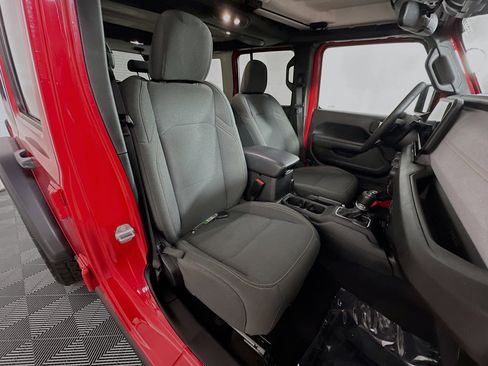Used 2025 Jeep Wrangler Willys image 27