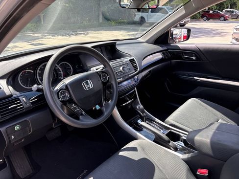Used 2016 Honda Accord LX image 6