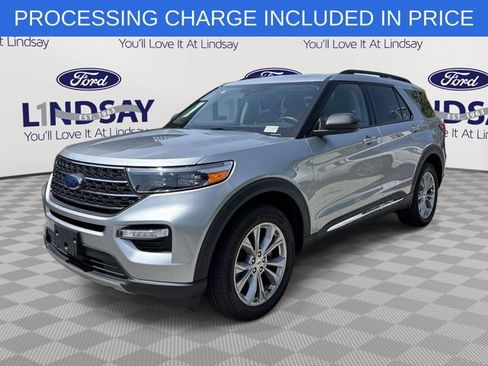 Certified 2023 Ford Explorer XLT w/ Equipment Group 202A AWD/4WD image 1