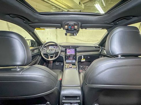 New 2025 Jeep Grand Cherokee Laredo image 22