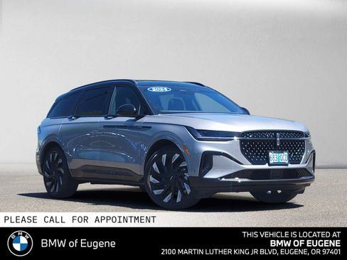 Used 2024 Lincoln Nautilus Reserve w/ Equipment Group 202A AWD/4WD image 2
