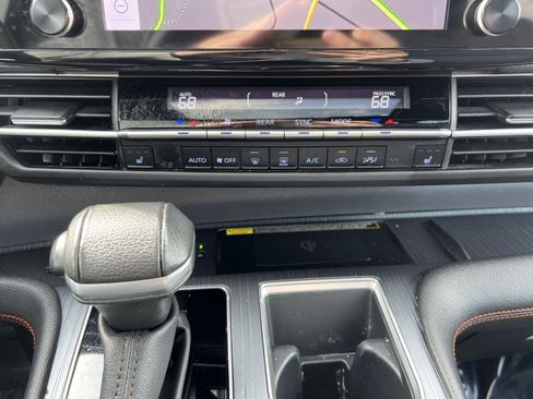 Used 2023 Toyota Sienna XSE w/ XSE Plus Package AWD/4WD image 21