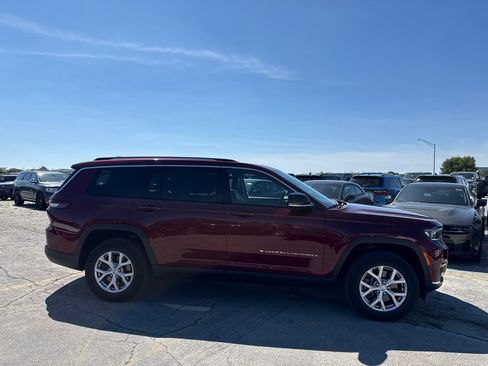Used 2022 Jeep Grand Cherokee L Limited AWD/4WD image 5