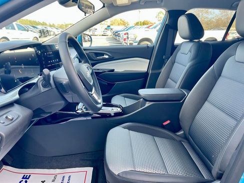 New 2026 Chevrolet Trax LT w/ Driver Confidence Package image 10
