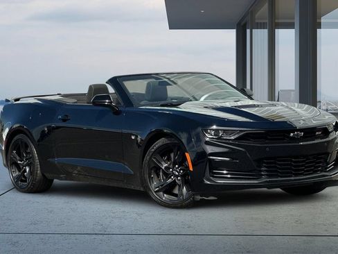 Used 2022 Chevrolet Camaro SS RWD image 2