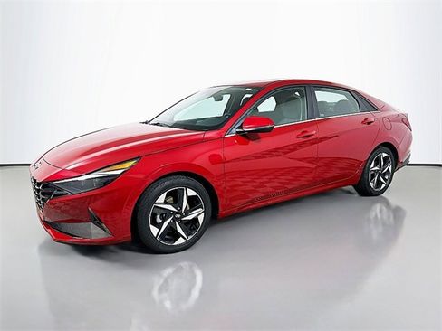 Used 2023 Hyundai Elantra Limited w/ Cargo Package image 3
