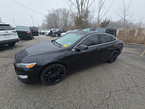 Used 2023 Chevrolet Malibu LT image 2