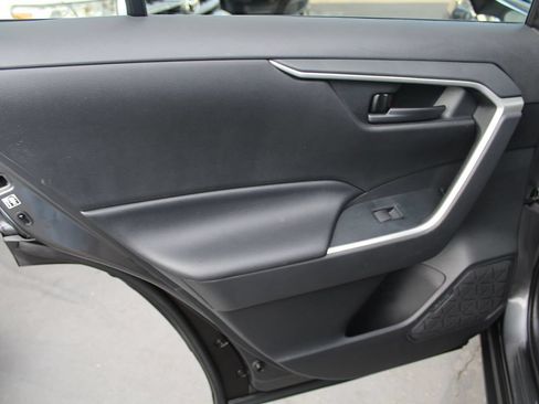 Used 2019 Toyota RAV4 LE w/ Carpet Mat Package FWD image 16