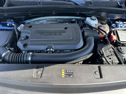 Certified 2023 Buick Envision Essence AWD/4WD image 10