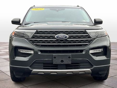 Used 2022 Ford Explorer XLT w/ Equipment Group 202A image 3