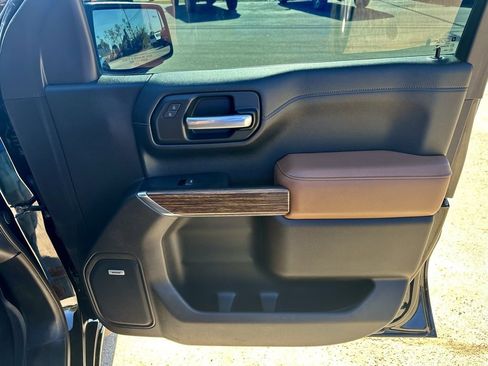 Used 2019 Chevrolet Silverado 1500 High Country w/ Technology Package image 31