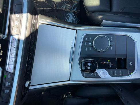 Used 2021 BMW 330i Sedan w/ Convenience Package image 35