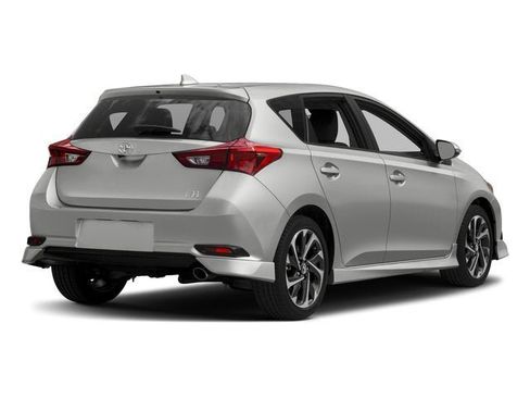 Used 2018 Toyota Corolla iM w/ All-Weather Mat Package FWD image 2