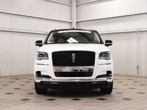 Used 2024 Lincoln Navigator Black Label AWD/4WD image 2