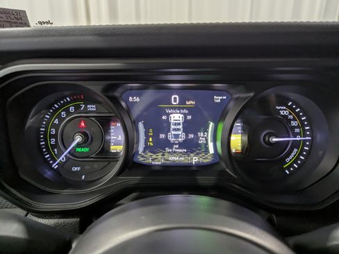 Used 2024 Jeep Wrangler Unlimited Rubicon 4xe AWD/4WD image 17