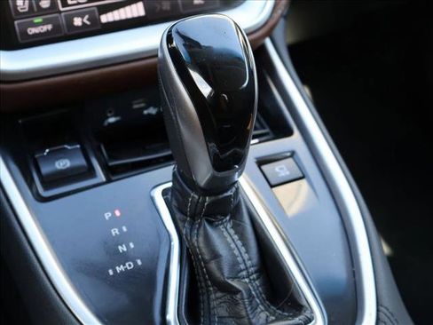 Used 2022 Subaru Outback Touring AWD/4WD image 17