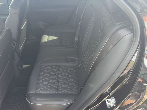 Used 2023 Buick Envision Avenir AWD/4WD image 11