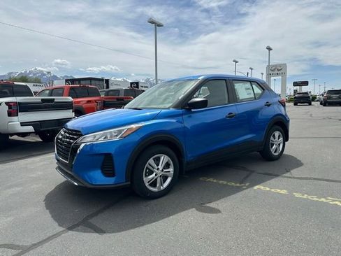 Used 2025 Nissan Kicks Play S FWD image 5