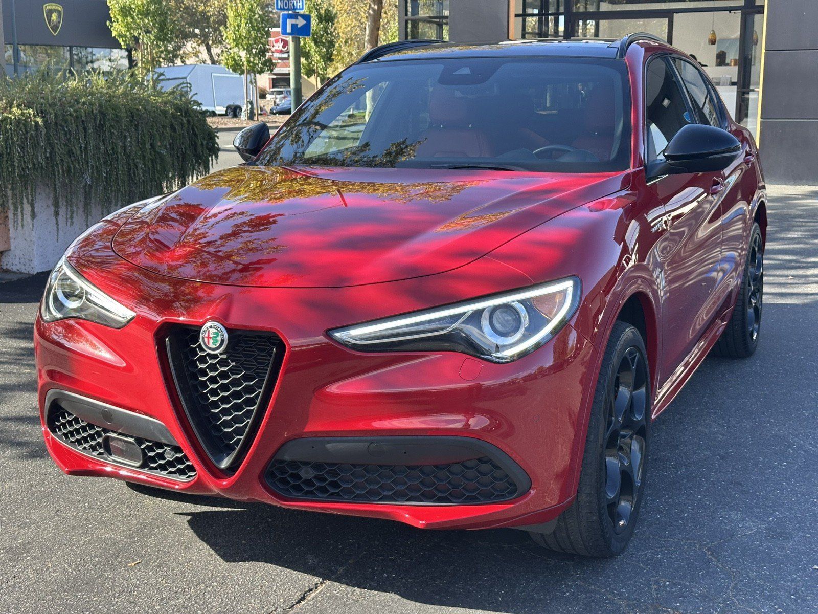 Used 2022 Alfa Romeo Stelvio Veloce AWD/4WD image 4