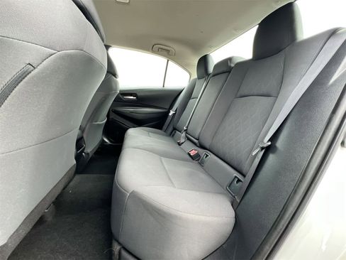 Used 2020 Toyota Corolla LE image 19
