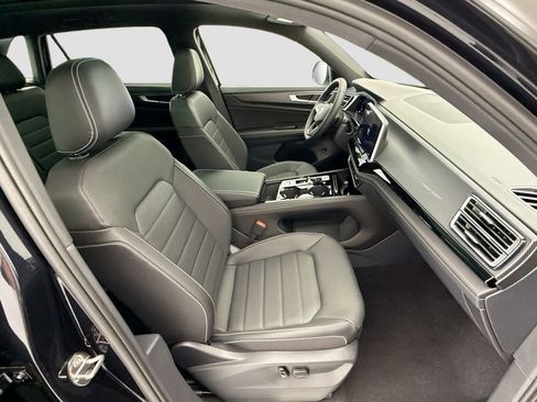 New 2026 Volkswagen Atlas Cross Sport SEL R-Line AWD/4WD image 19