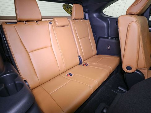 Used 2026 Toyota Highlander Platinum AWD/4WD image 27