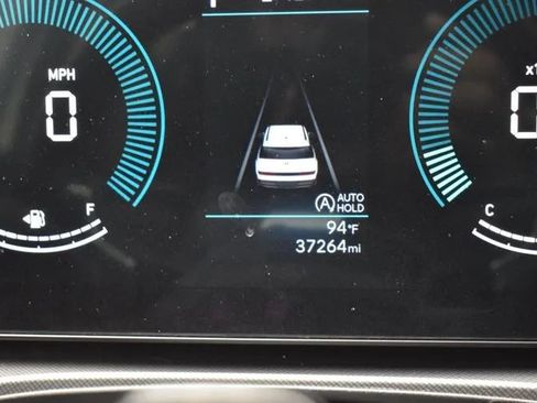 Used 2025 Hyundai Santa Fe SEL FWD image 28