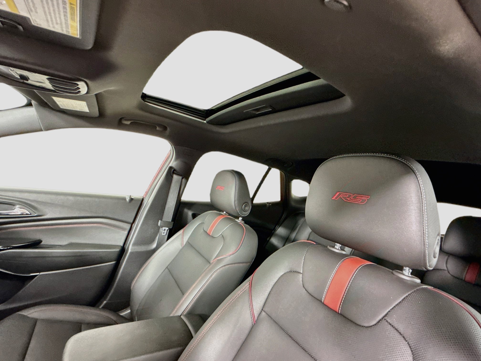 Used 2025 Chevrolet Trax RS w/ Sunroof Package FWD image 23
