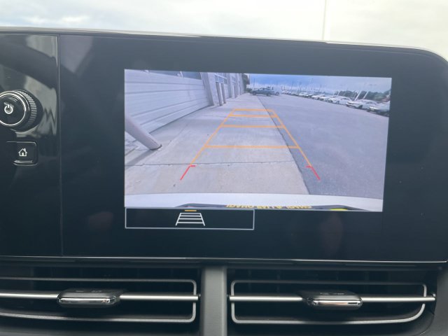 Used 2026 Chevrolet Trax LS FWD image 17