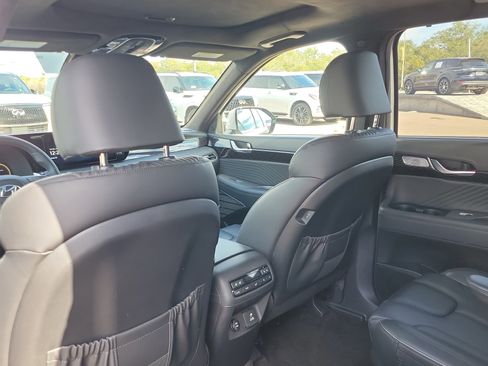 Used 2023 Hyundai Palisade Calligraphy image 9
